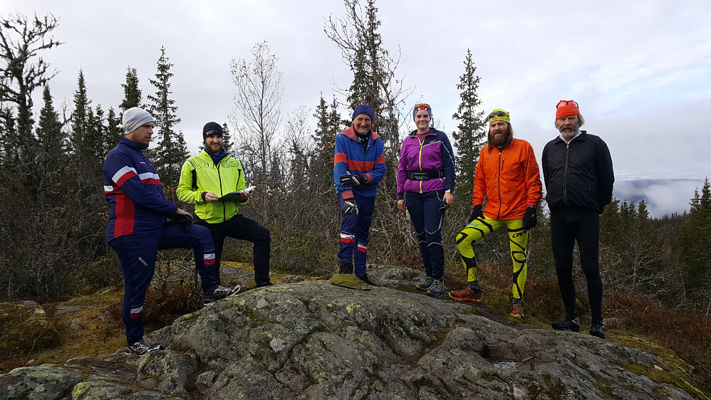 Johannes, Noah, Harald, Marianne, Ole Amund og Inge på Vardkampen