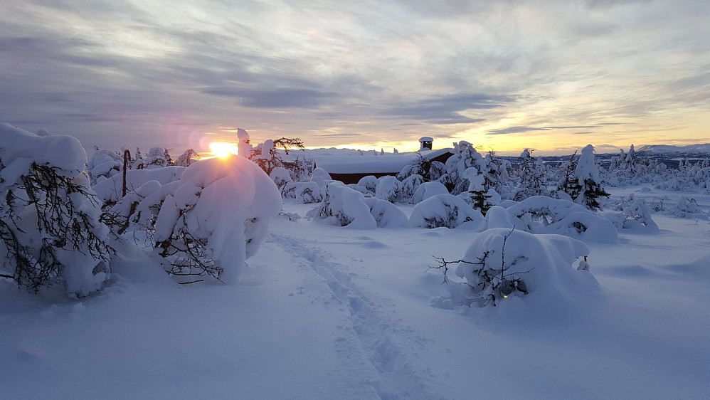 Værskeitoppen, Breidehytta (Syndag), i forgrunnen