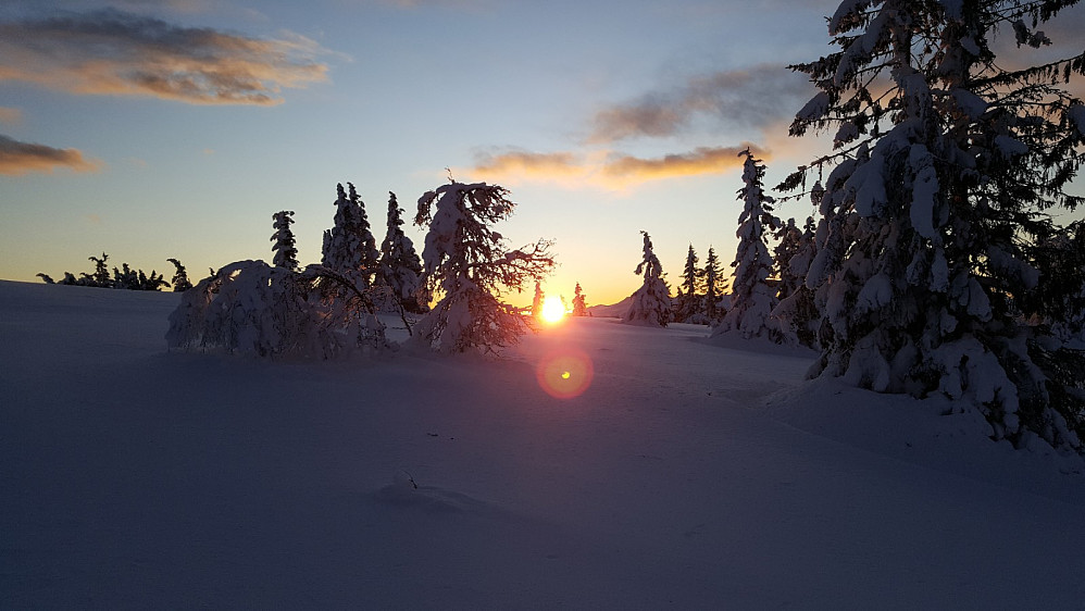 Solnedgang på vei ned mot Nysetra