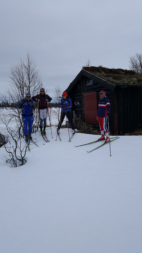 Kjell Magne, Ole Amund, Marit Ellen og meg ved hytta på Snæra