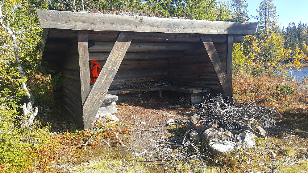 Hindalssjøen gapahuk