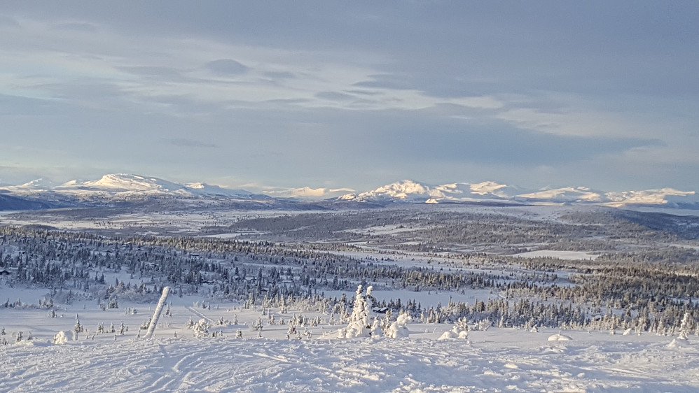 Utsikt fra Hærfjellet, Ongsjøfjellet til venstre