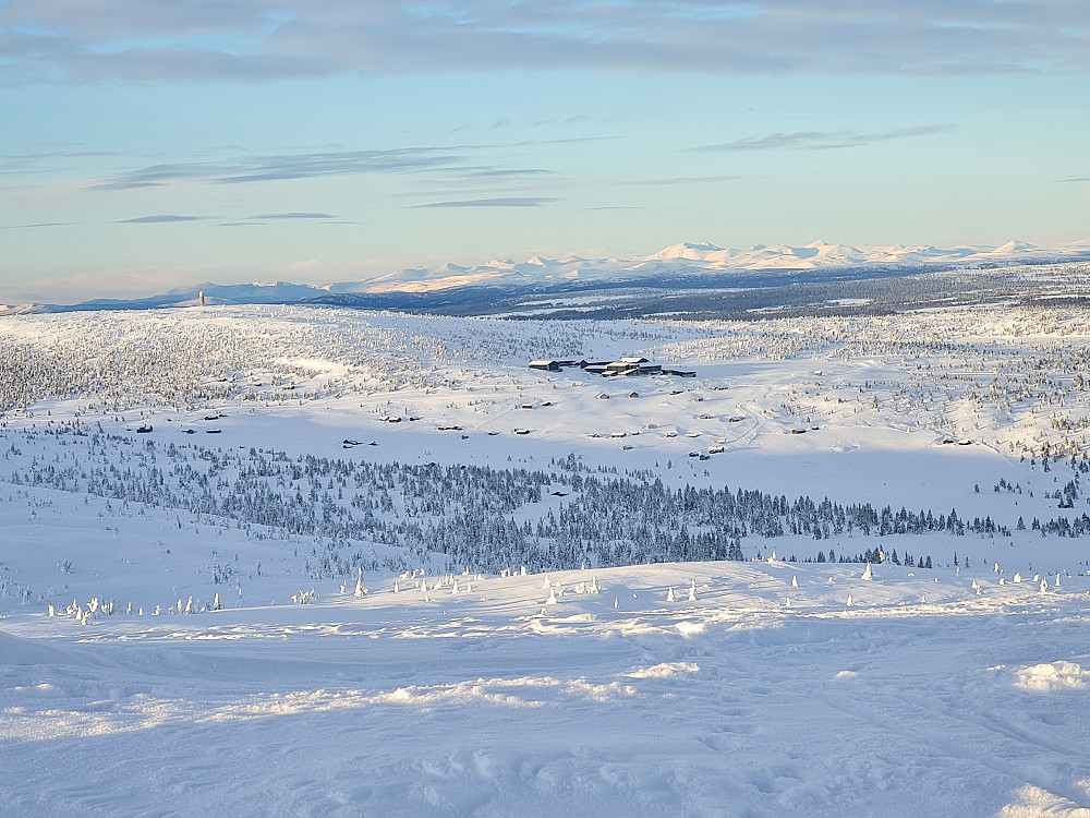 På Nevelfjell, utsikt mot Pellestova og Rondane