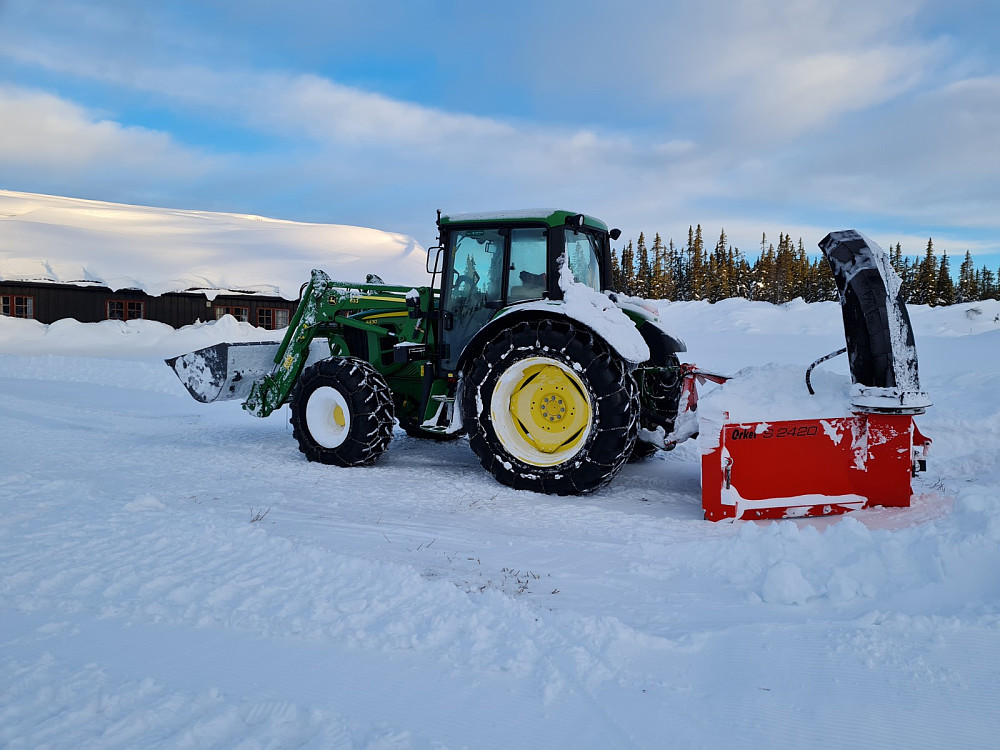 Nygaards-JohnDeere på Astridbekken