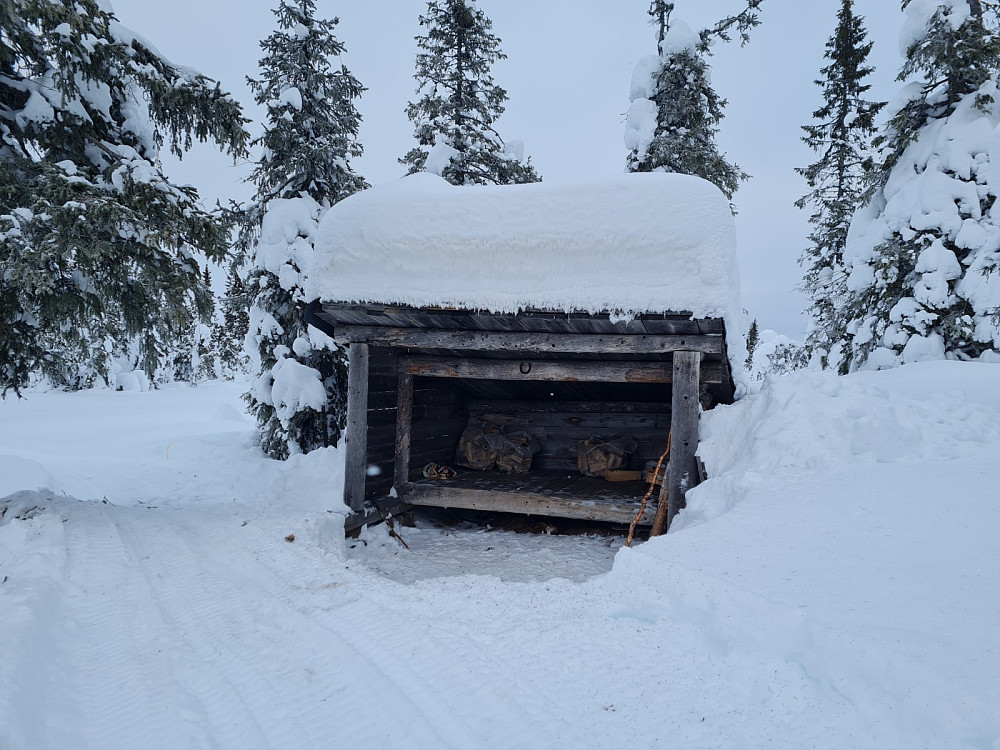 Demmtjernet gapahuk