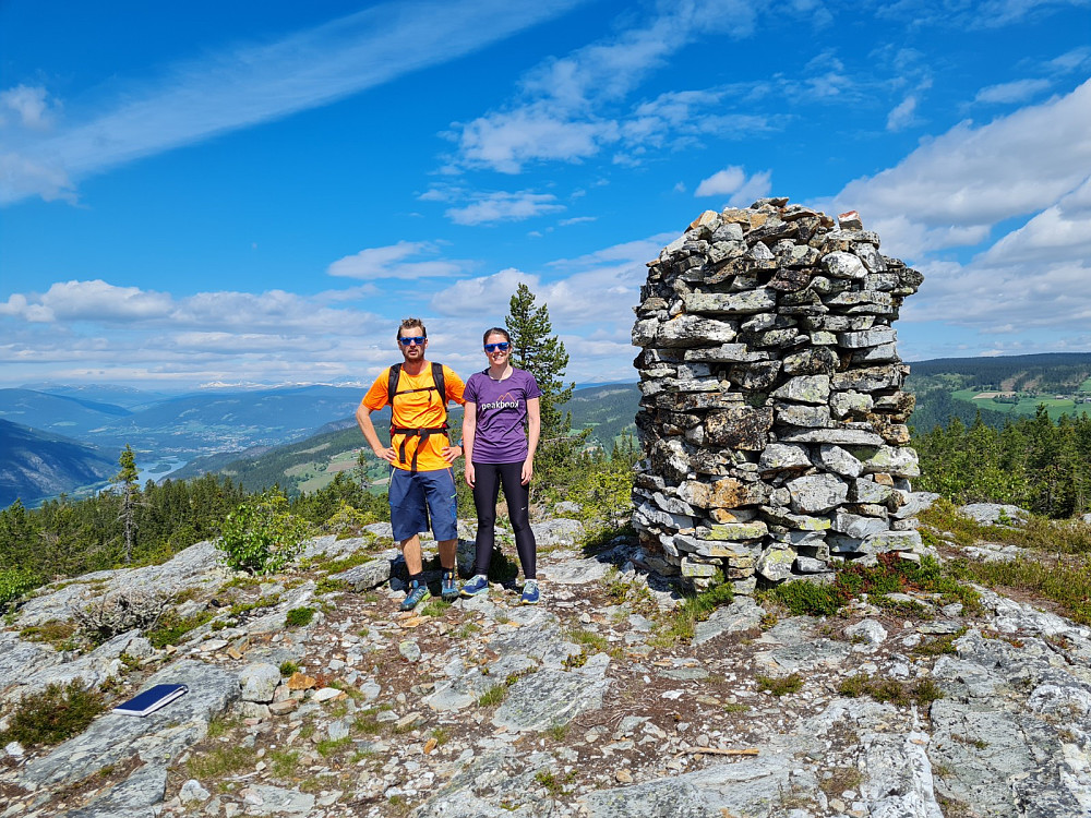 Hans Thorvald og Kristine ved den flottevarden på Hemromsvarden/Oppsalåsen