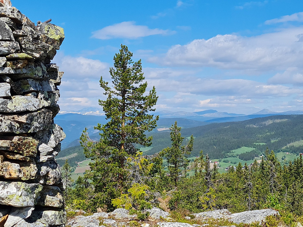På toppen, mot Rondane, Ramshøgda og Muen
