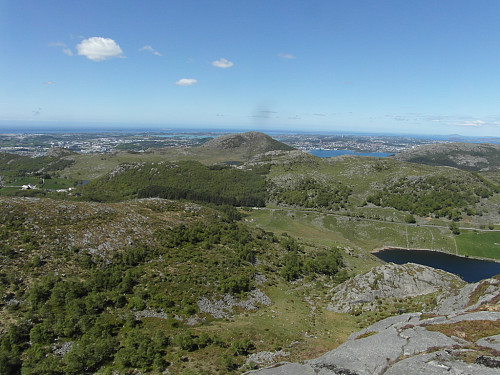 Utsikt mot Dalsnuten og Sandnes og Stavanger i bakgrunnen.