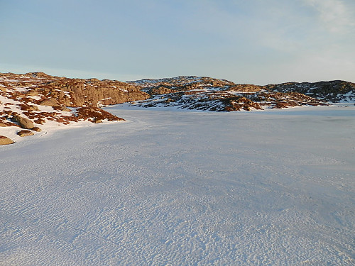 På Måkavatnet med Vallresknuten i bakgrunen.