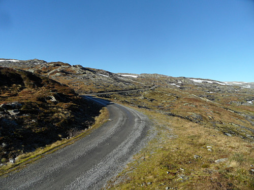 Anleggsvegen ved Askjellsdalsvatnet mot nordenden av Skjerjavatnet.
