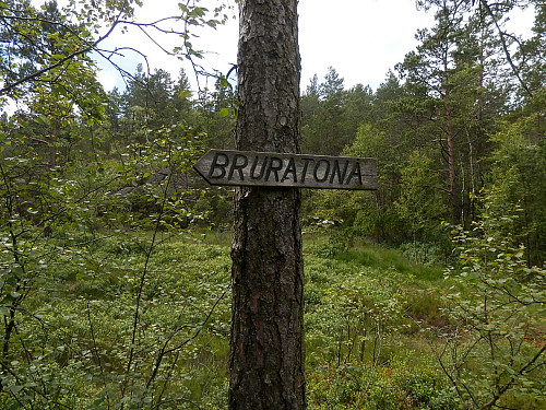 Skilt til Bruratonå.