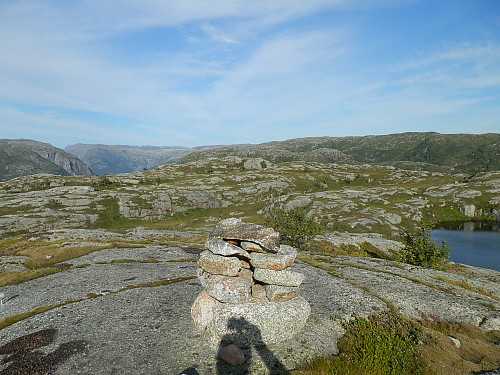 Liten varde på toppområdet. 