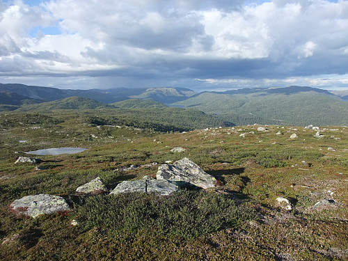 Nord-nordaust med litt av store Bjørnevatn midt på bildet.