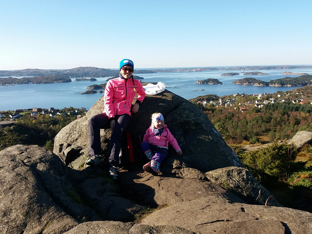 Mia og Kristine på Brenneklubben