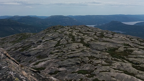 Ned mot Roholtfjellet sørøst