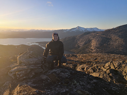 På toppen, med Strandfjellet bak