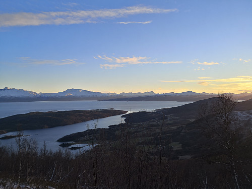Mot fjell sør for Ofotfjorden