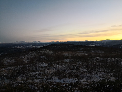 På tur oppover, mot Narvik-fjell