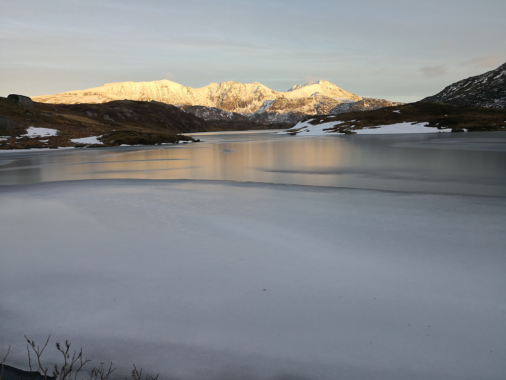 Tverrtindan og Jakobstinden