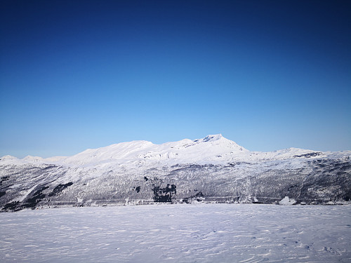 Utsikt frå omlag 700moh; mot Fagernesfjellane og Beisfjordtøtta
