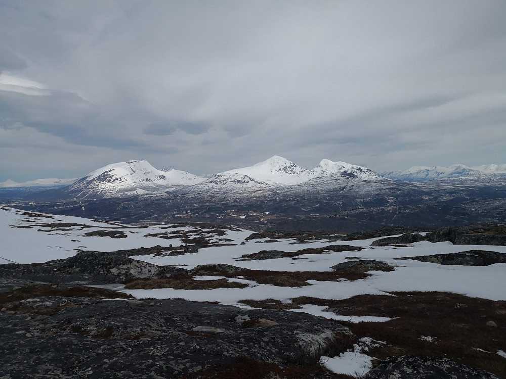 Mårtinden og Blåtindan frå Andsfjellet sør