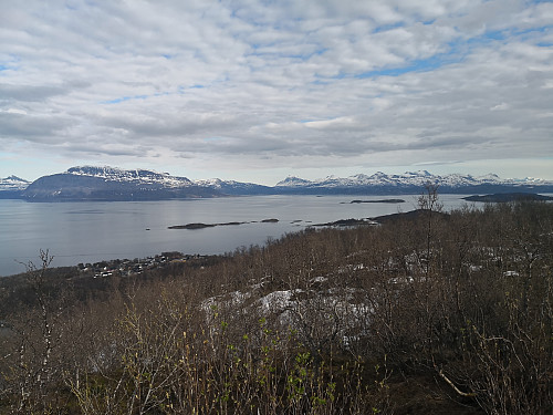 Utsikt frå Gansåsen mot Rolla og Grovfjord