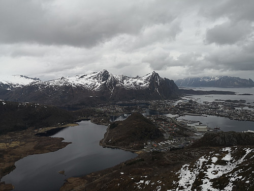 Utsikt frå Tjeldbergtinden mot Blåtinden og Fløya