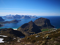 Mannen, Veggen og Flakstadøya