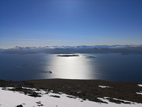 Utsikt frå Rolla; Hinnøya, Setertind heilt til venstre