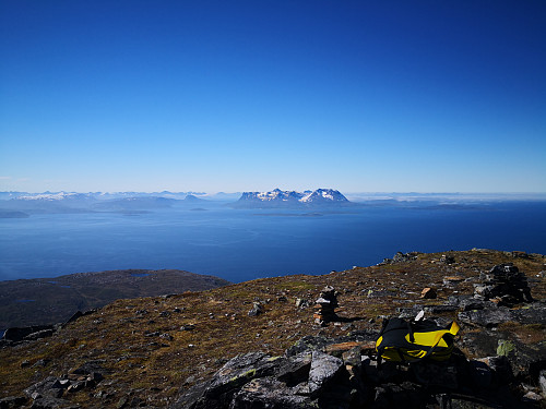 Utsikt frå Stortinden; Grytøya