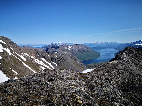 Utsikt frå Silstøaksla; Laukøya