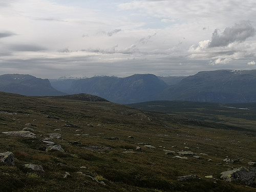 Hurrungane i det fjerne.