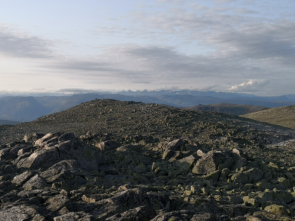 Utsikt frå Gråskarvet, Jotunheimen i det fjerne
