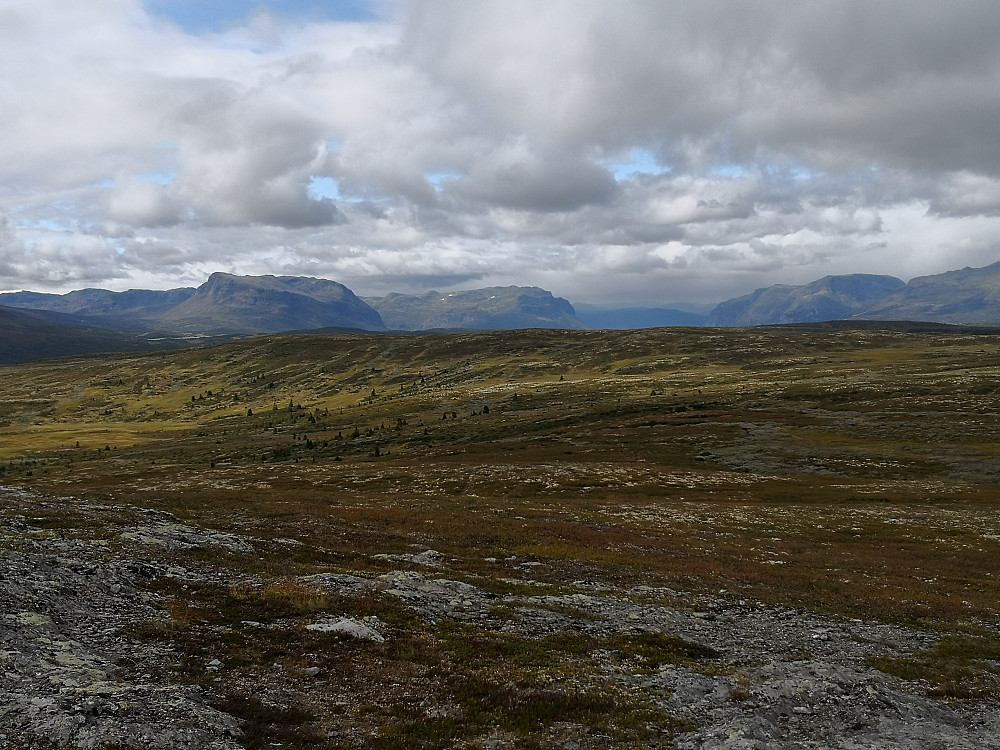 Frå Rennefjellet mot Grindane, Bergsfjellet og Skutshorn