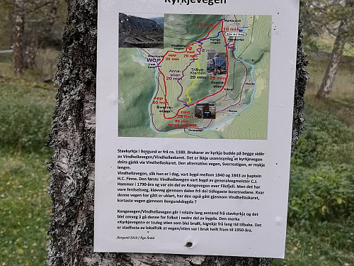 Informasjonsplakat ved Vindhellevegen/Borgund stavkyrkje