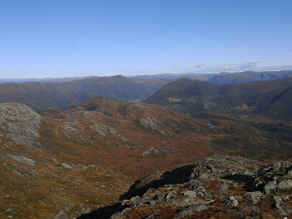 Mot Bruviknipa på Osterøy
