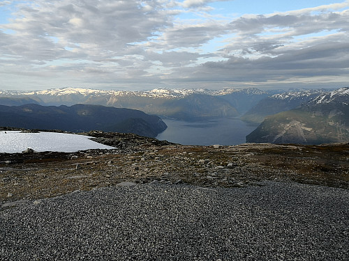 Innover Sogndalsfjorden frå Storehaugfjellet