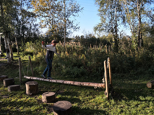 Balansering på ein leikeplass ved Svartelva