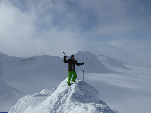 På toppen av Sokse med Skeie i bakgrunn. Foto: Knut Tønsberg.