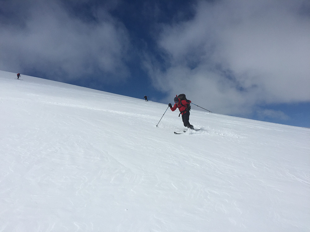 Flotte skiforhold på vegen ned igjen.