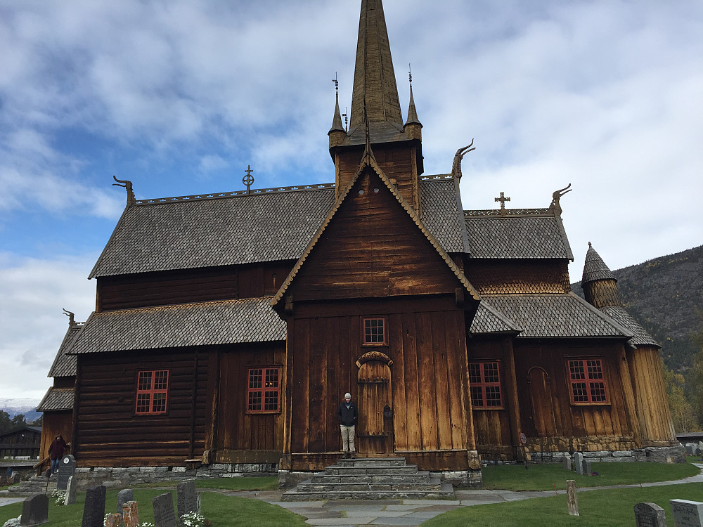 Lom stavkirke