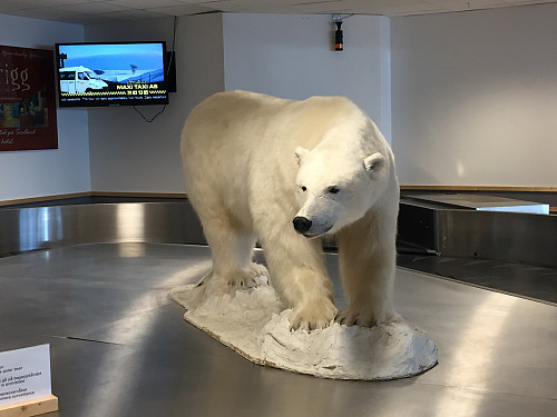 På flyplassen i Longyearbyen