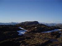 Utsikt fra Helleknappen. Våganipen midt i bildet.