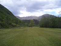 Fra starten ved golfbana. I bakgrunnen ses Sveningen.