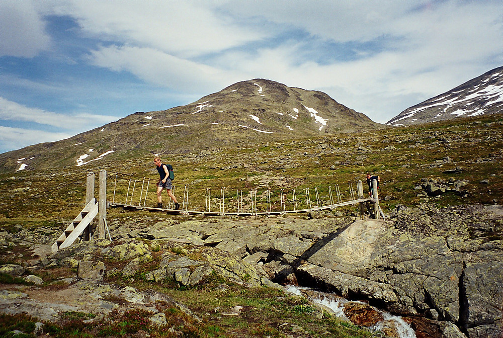 23.07.2000 - Brua over elva Høystakka, like sør for Høystakktjernet.