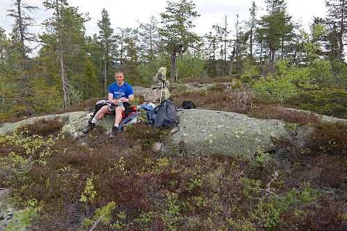 13.06.2015 - Snart middagstid på toppen av Sørøst for Bjørnkollen (632), høyest i Lier kommune.