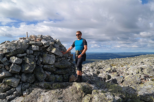 01.08.2015 - Ved toppvarden på Trysilfjellet (1132).