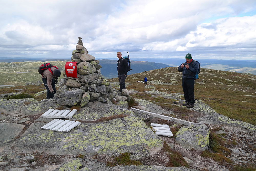 29.08.2015 - Postkasse på toppen av Ørneflag (1243), høyest i Sør-Aurdal kommune.