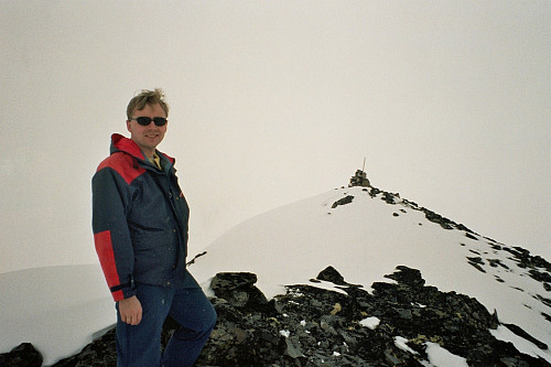 06.04.2002 - Mot toppvarden på Søre Hellstugubreahesten (2111).