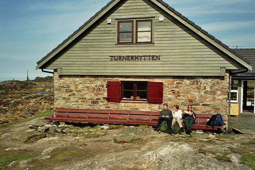 19.05.2002 - I solveggen på Turnerhytten.